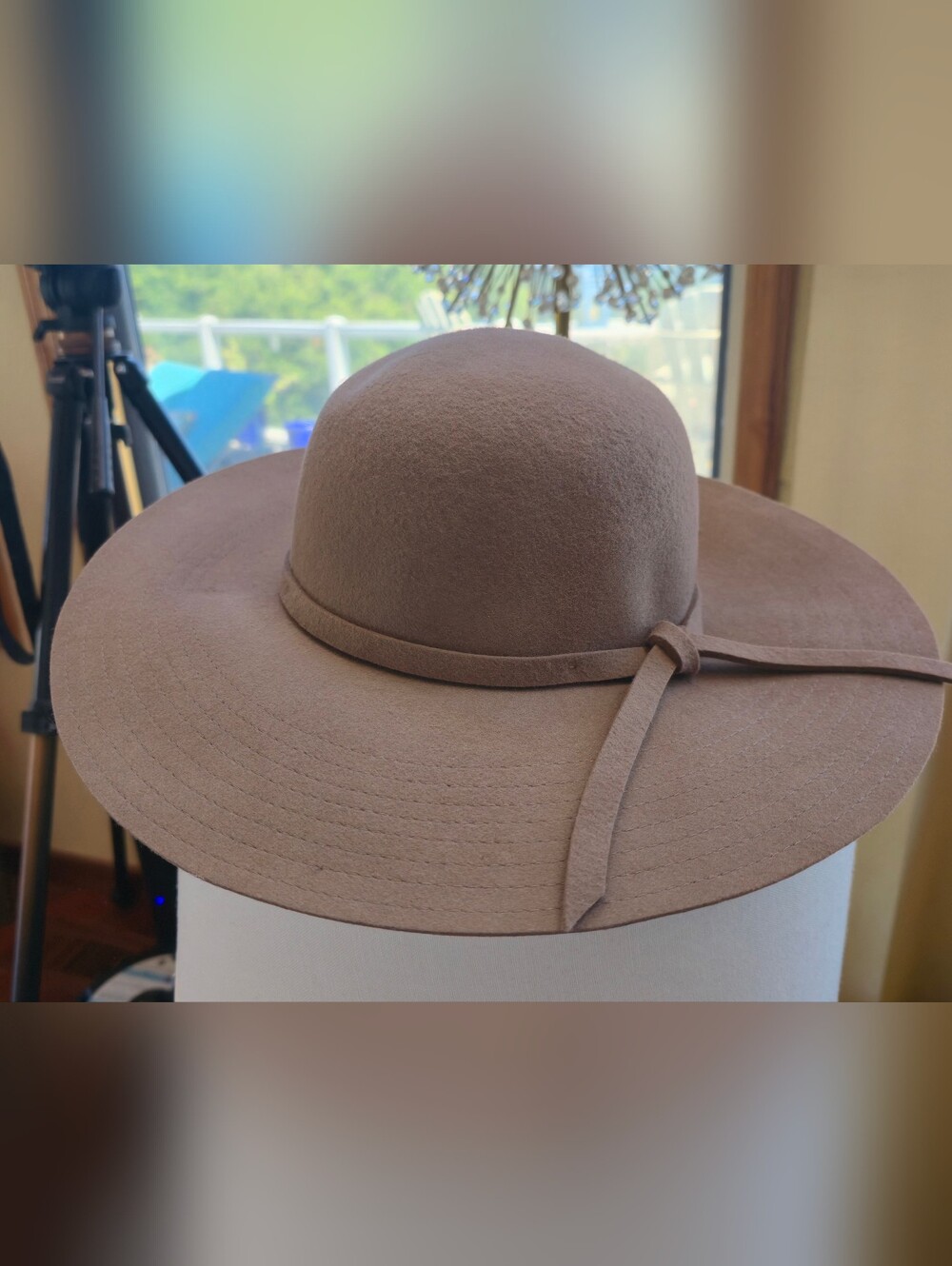 100% Wool Hat In Taupe O/S - Picture 3 of 10